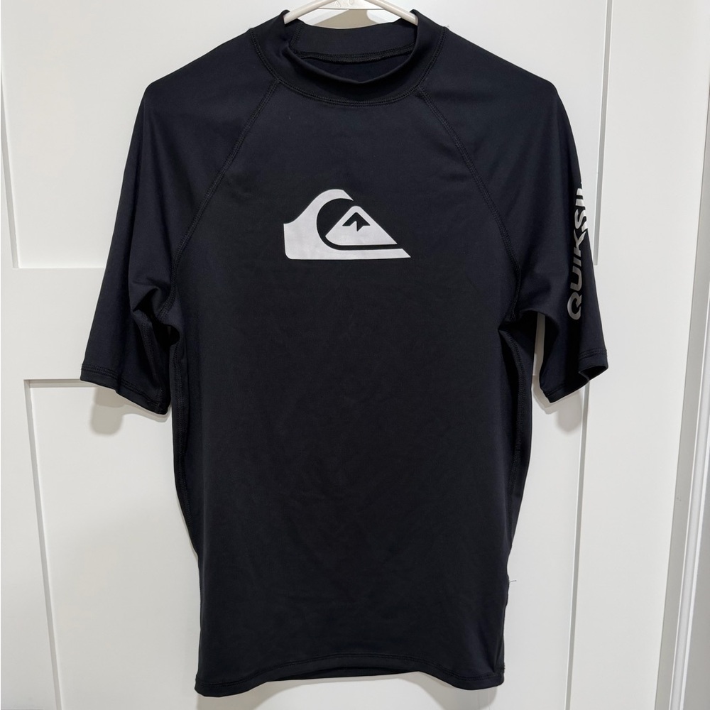 *NWT* UPF50 Competition Short Sleeve Rash guard - Size M
